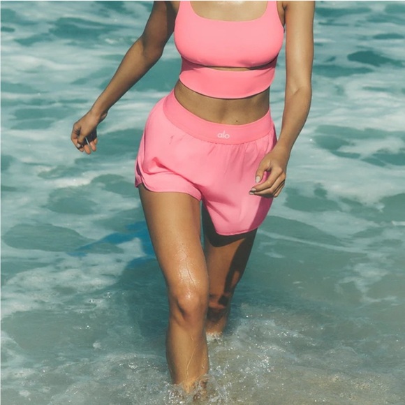 ALO Yoga Match Point Short - Neon Bubblegum 💕🍬 - Picture 1 of 6